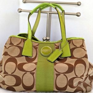 Coach Beige/Green Signature Canvas and LeatherKisslock Framed Carryall Tote